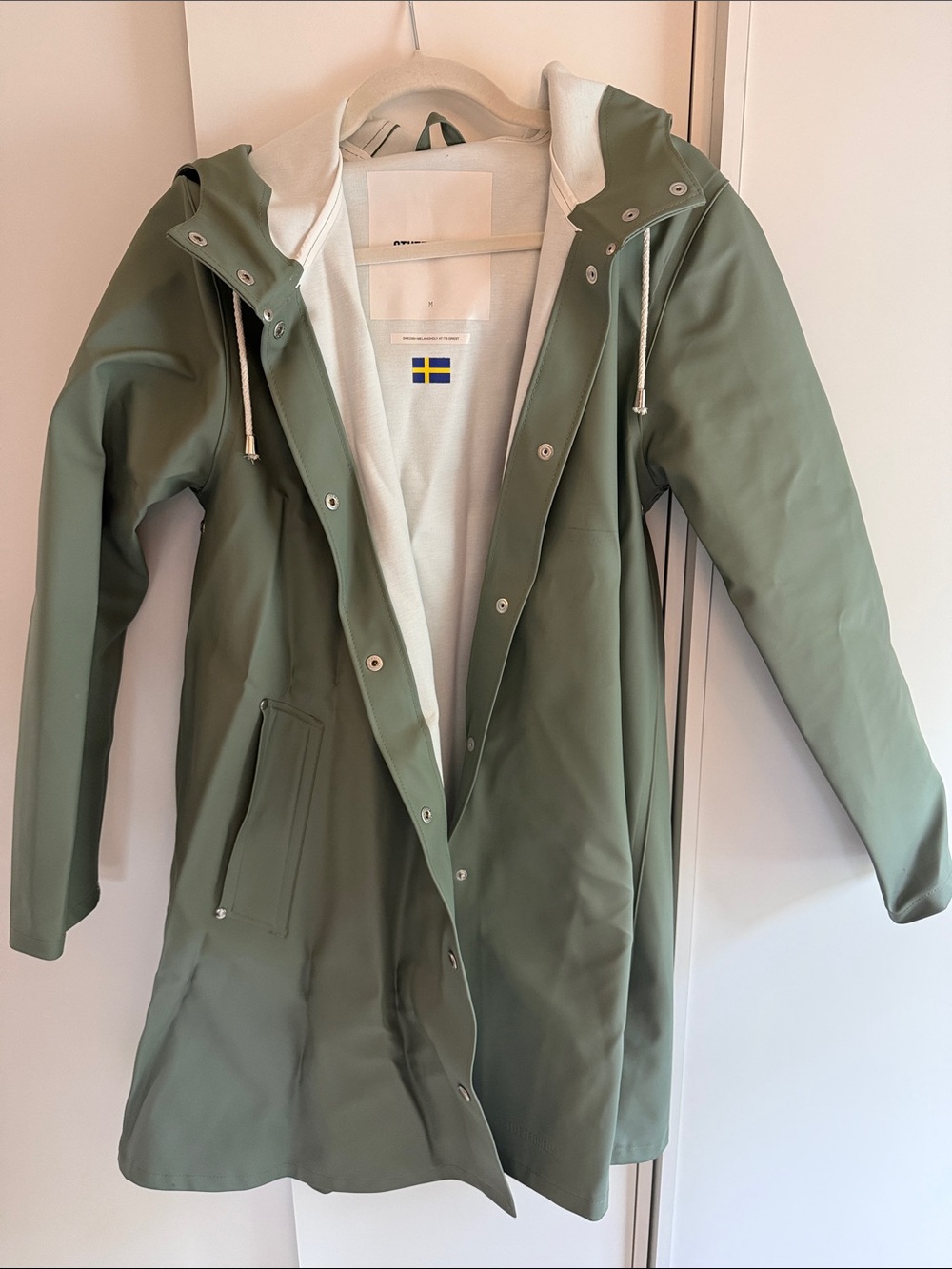 Stutterheim Mosebacke Original A-Line Raincoat in Khaki Green